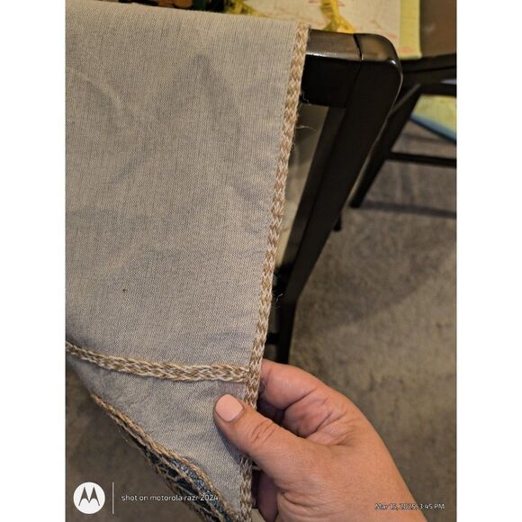 Pier One Table Runner 74” Coastal Embroidered Sea Shell Star Fish Neutral READ - Picture 4 of 12